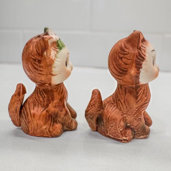 1950's Adorable Porcelain Bisque Pretty Kitties Decor Salt and Pepper Shaker Set - Picture 5 of 8